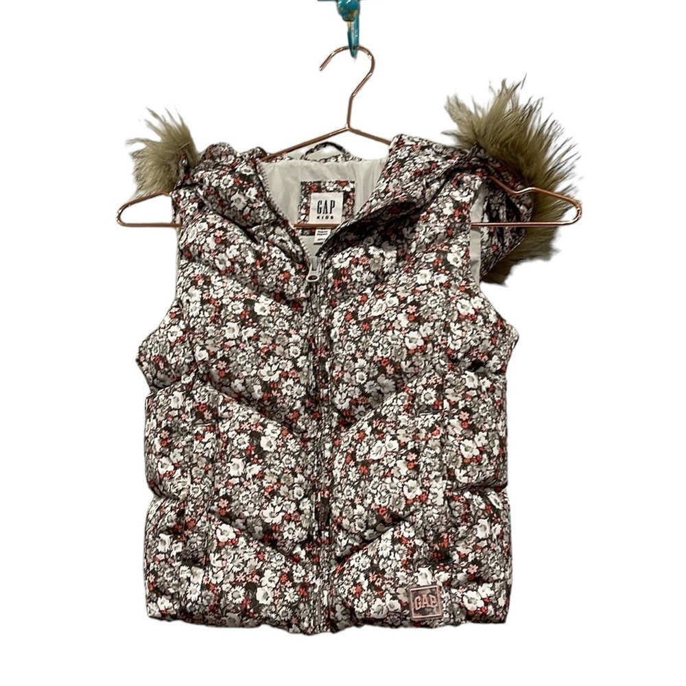 GAP little girl floral puffer vest. Size small 6/7